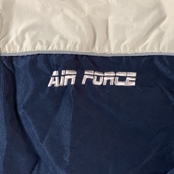 Men’s Air Force jacket w/ fleece lining. Armpit to armpit approx. 26 1/2 inches - Picture 2 of 14